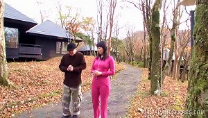 She Meets A Guy During A Walk And Ends Up Bouncing On His Cock