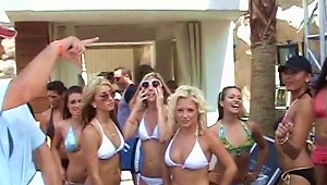Stunning Blondes In Bikini Know How To Party In Las Vegas