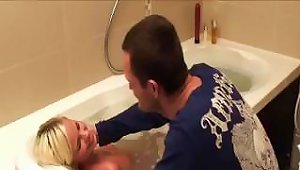 Slender White-haired  Dido With Pretty  Likes To Have Fuck In Bathtub